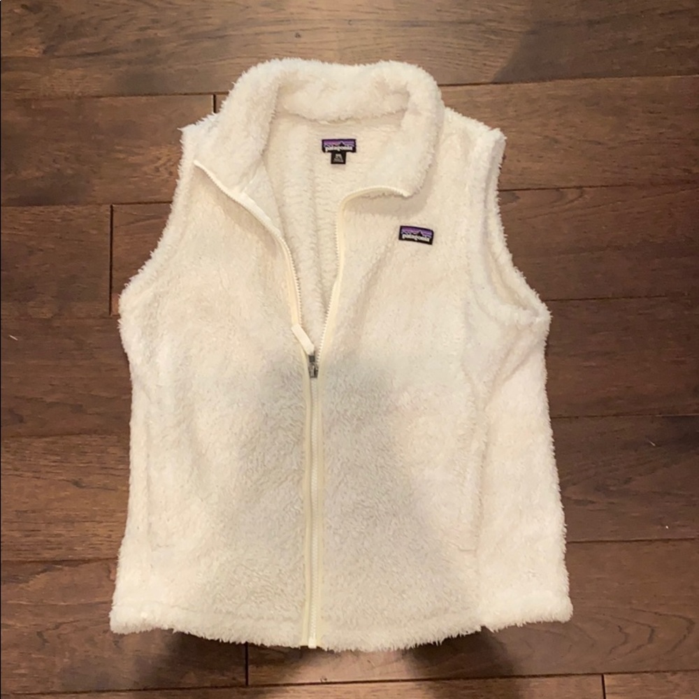cute patagonia vest!
